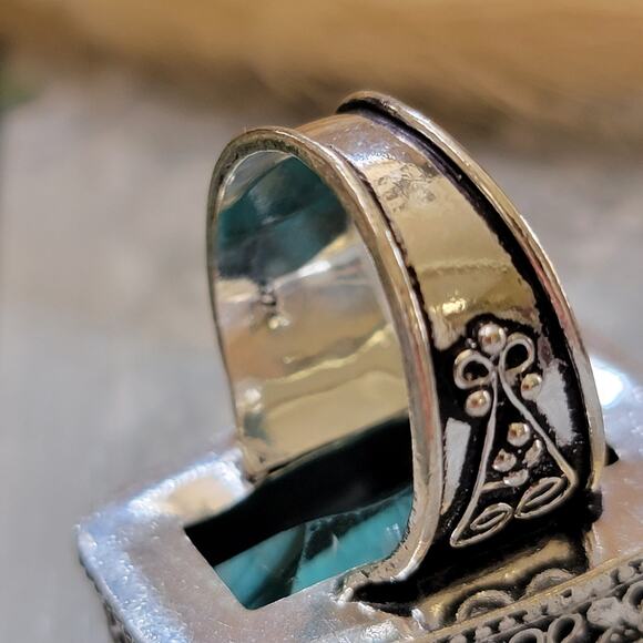 Green Stone Statement Ring, Sterling Silver Ring, 1.24 Inch Stone, Size 8.5 - Picture 7 of 12